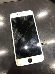 iPhone８ガラス割れ交換