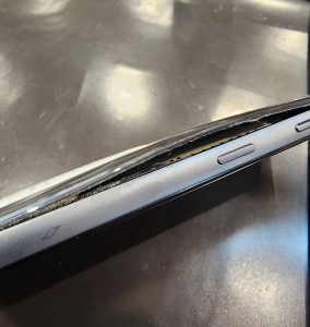 LG style3 バッテリー交換修理前