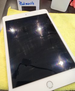 iPad mini4 バッテリー交換修理前